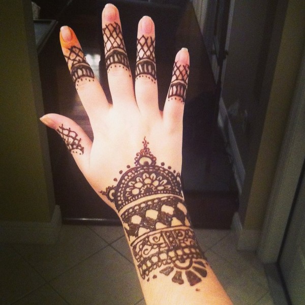 47 best @GopiHenna Designs images on Pinterest | Henna ... | Floral henna  designs, Rose henna, Henna designs