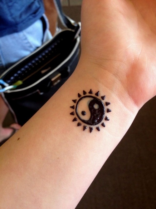 Hand With Mandala Pattern Tattoo Henna Mehendi Stock Photo - Download Image  Now - Tattoo, Mandala, Henna Tattoo - iStock