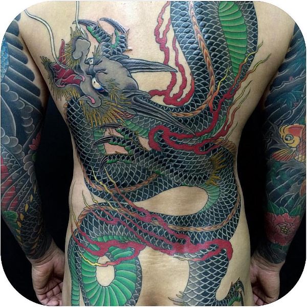 Top more than 76 dragon back tattoos for men - thtantai2
