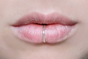 31 Unique Labret Piercings with Aftercare and Jewelry Guide (2020)